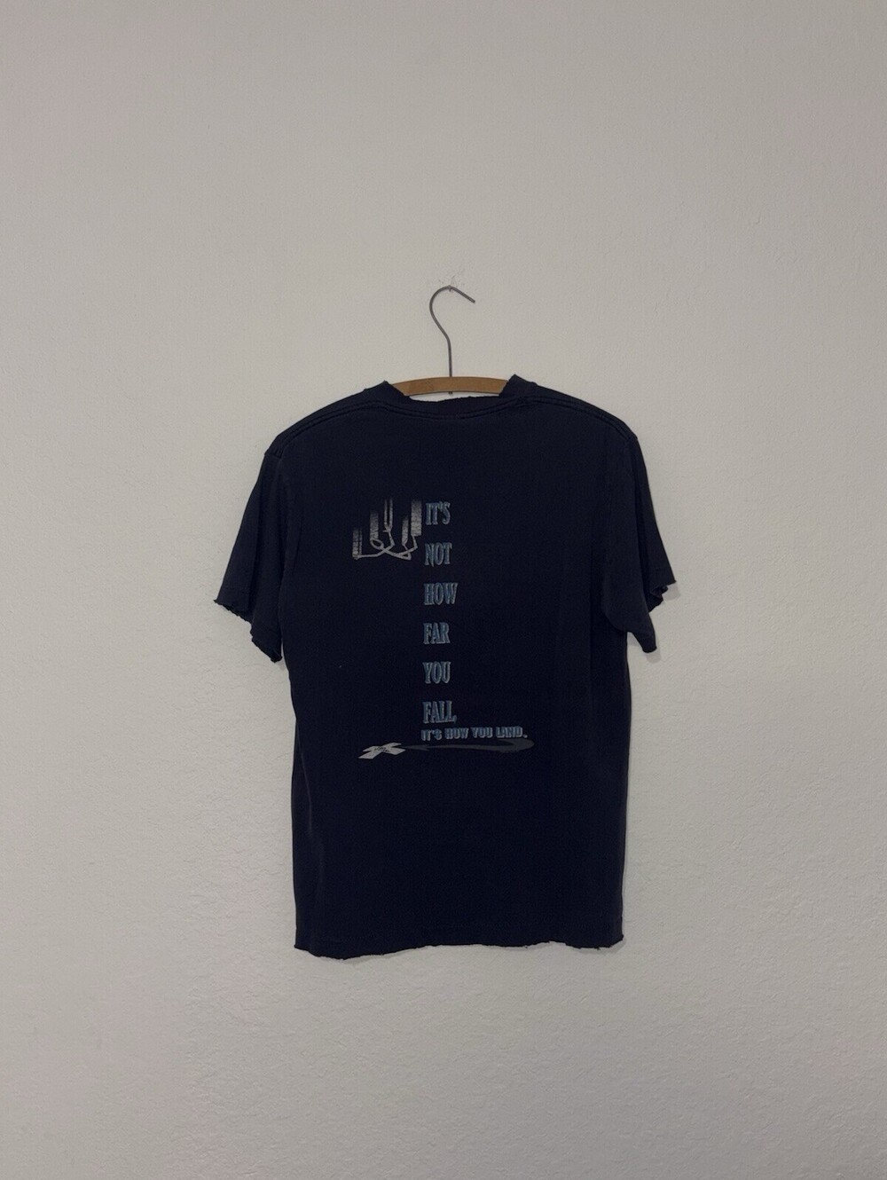 Vintage 90s No Fear “Its Not How Far You Fall” Mens Size Medium Blue Shirt